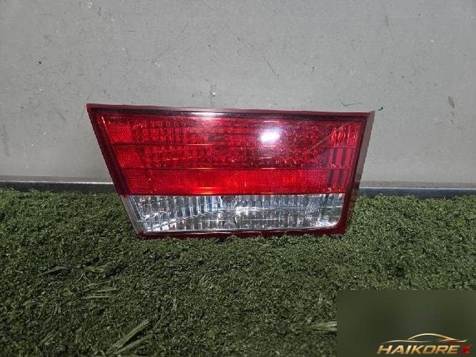 Hyundai Sonata 2005 — накладка крышки багажника левая