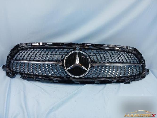 Mercedes-Benz E-Class 2022 — решётка радиатора