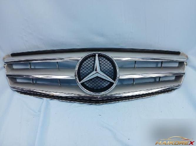 Mercedes-Benz C-Class 2010 — решётка радиатора
