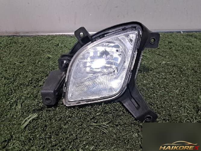 Hyundai Tucson 2010 — противотуманная фара правая (2 контакта)