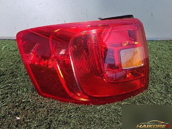Volkswagen Jetta 2012 — комбинированный фонарь задний левый (водительский)