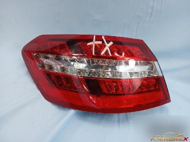 Mercedes-Benz E-класс W212 2012 — комбинированный задний фонарь левый (сторона водителя)