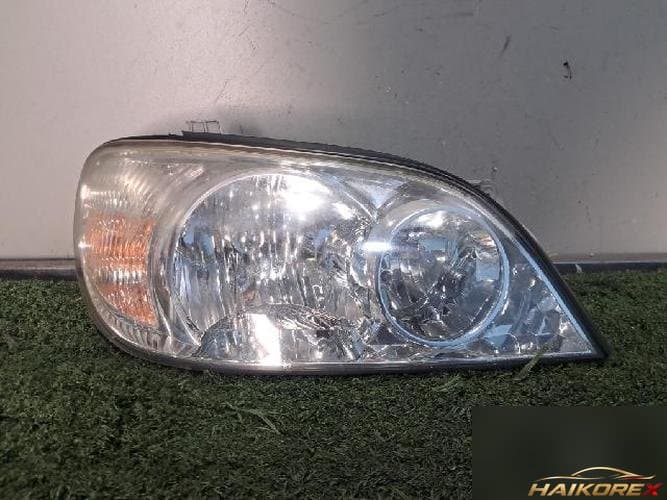 Kia Carnival 2001 — фара правая