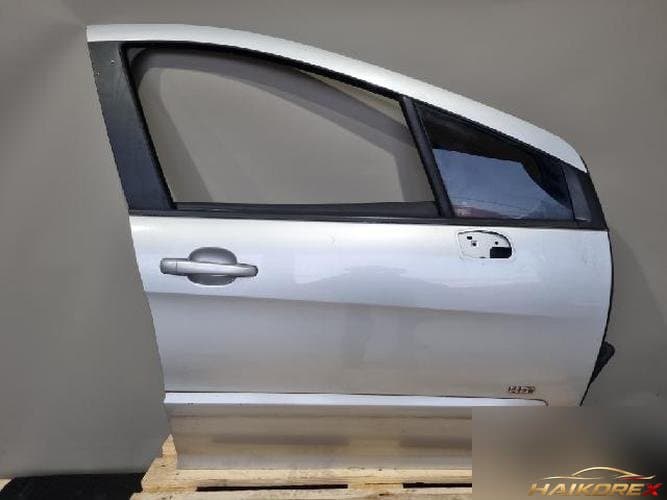 Peugeot 308 2009 — дверь передняя правая