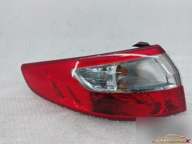 Renault SM3 2011 — комбинированный фонарь задний (левый, водительский) 265550016R