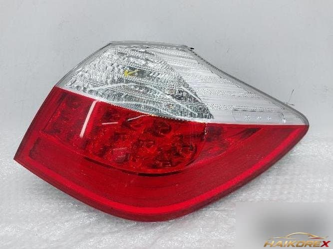 Hyundai Genesis 2010 — комбинированный фонарь задний правый (со стороны пассажира) 92402-3M0