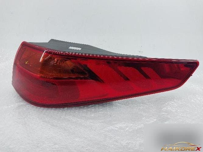 Kia K5 2014 — фонарь задний правый комбинированный 92402-2T5