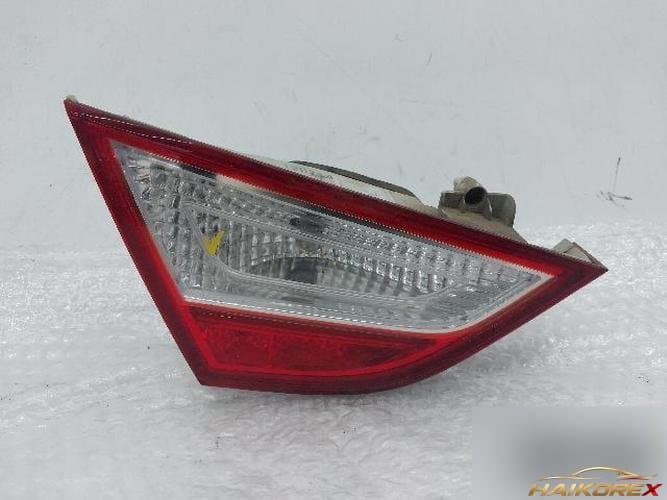 Hyundai Sonata 2012 — накладка крышки багажника левая 92404-3S1