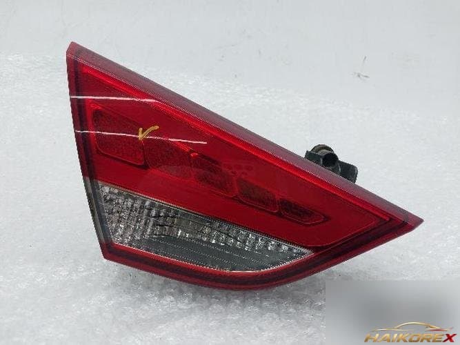Hyundai Sonata 2013 — накладка задней двери (левая) 92403-3S3