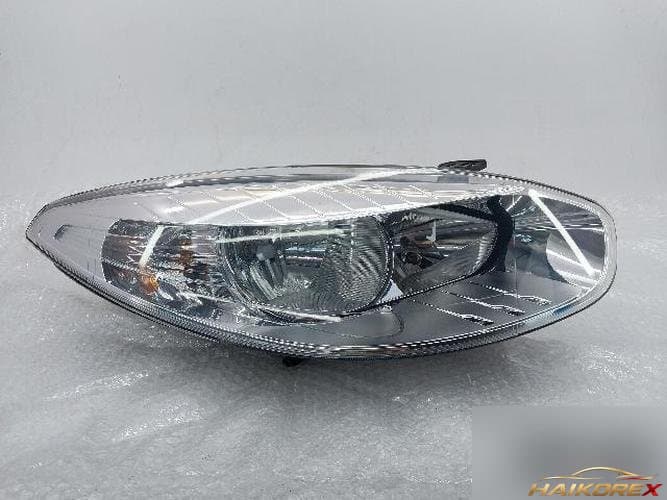 Renault SM3 2010 — фара передняя правая 260100047R