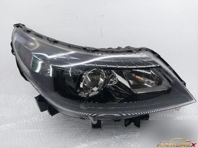 Renault SM5 2010 — фара правая 260100768R