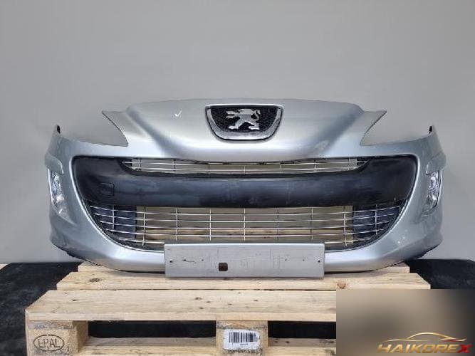 Peugeot 308 2009 — передний бампер
