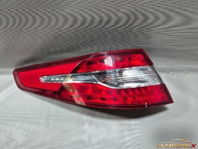 Kia K5 2013 — комбинированный фонарь задний левый (водительский)