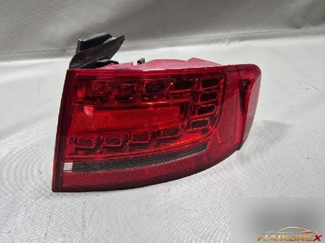 Audi A4 2011 — фонарь задний комбинированный правый (пассажирский)