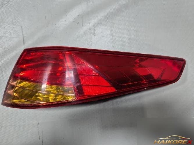 Kia K5 2013 — комбинированный фонарь задний правый (со стороны пассажира)