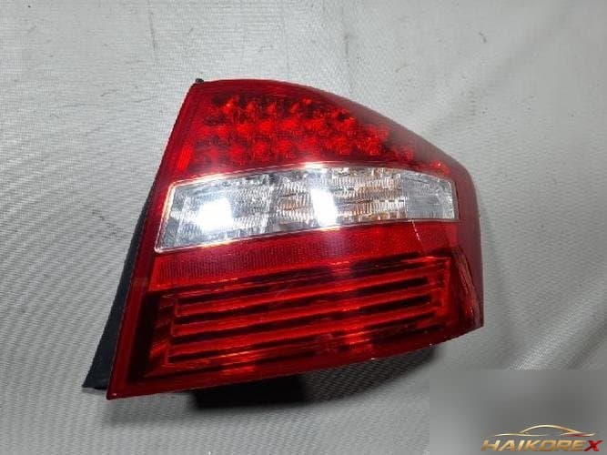 SsangYong Chairman 2008 — комбинированный задний фонарь правый