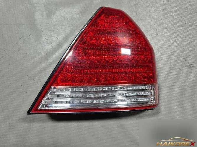 Hyundai Equus 2005 — комбинированный фонарь задний правый (пассажирский)