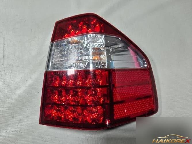 Kia Mohave 2008 — комбинированный задний фонарь правый (пассажирский) 2