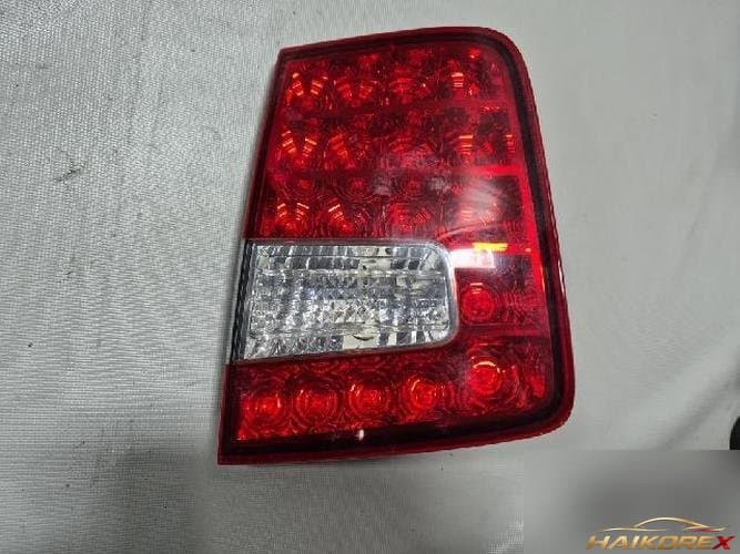 Kia Mohave 2008 — накладка крышки багажника с фонарём (правая) 2