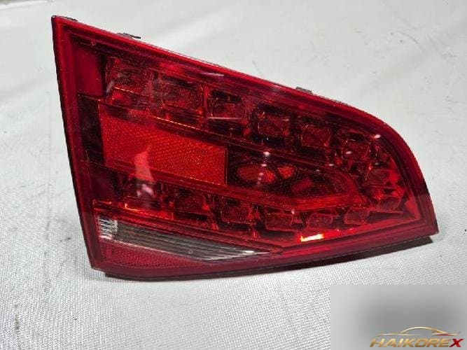 Audi A4 2011 — накладка задней двери левая 1