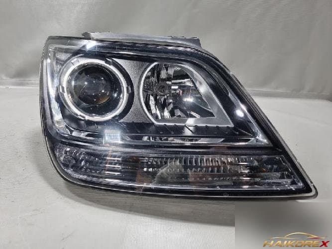 Kia Mohave 2010 — фара правая