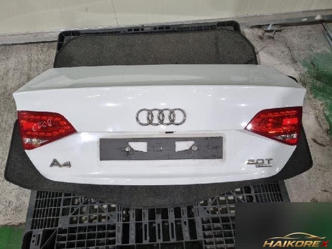Audi A4 2011 — крышка багажника