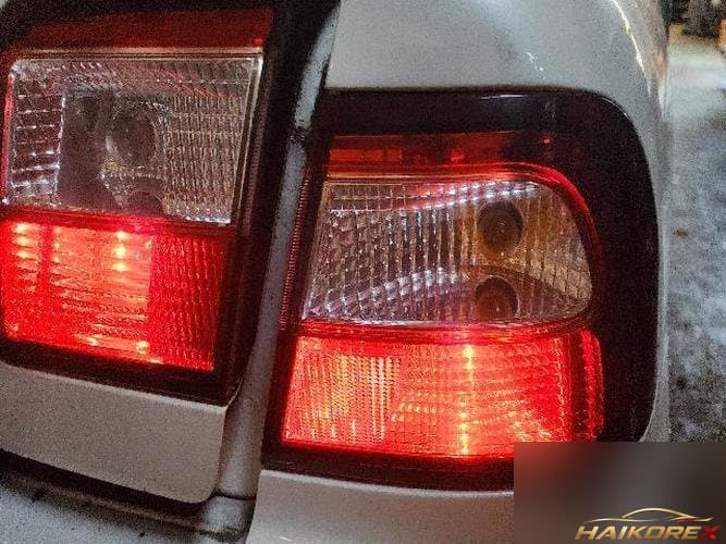 Renault SM5 2005 — накладка крышки багажника с фонарём 53804-550