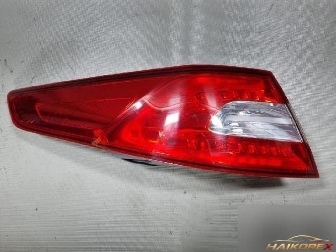 Kia K5 2011 — комбинированный задний фонарь левый (со стороны водителя)