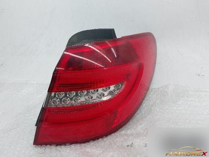 Mercedes-Benz B-класс 2012 — фонарь задний комбинированный правый (пассажирский) A2468200664
