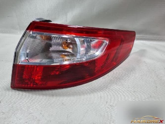 Renault SM3 2011 — комбинированный задний фонарь правый (пассажирский) 1