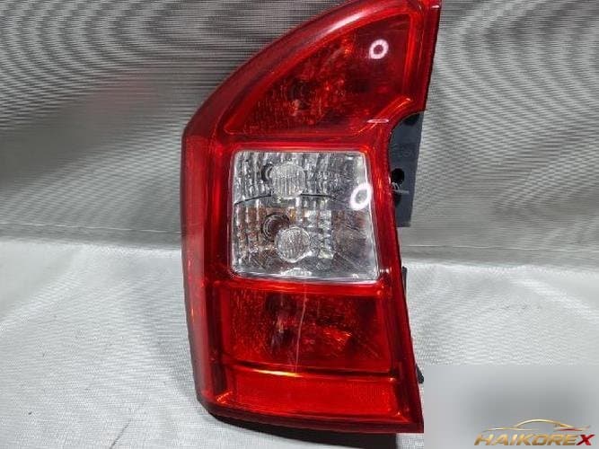 Kia Carens 2008 — комбинированный фонарь задний левый (сторона водителя)