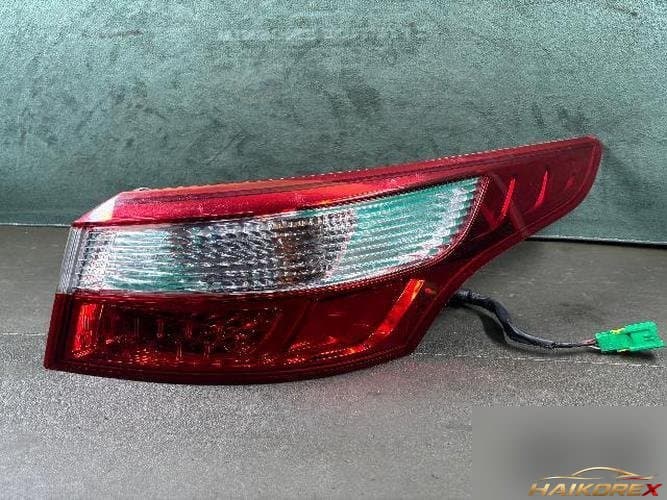 Renault SM5 2011 — комбинированный фонарь задний правый (пассажирский)