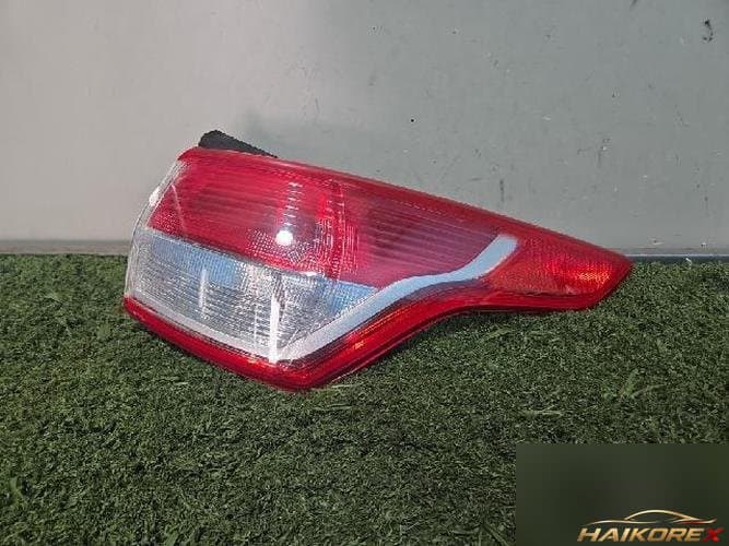 Ford Escape 2013 — задний фонарь в сборе правый