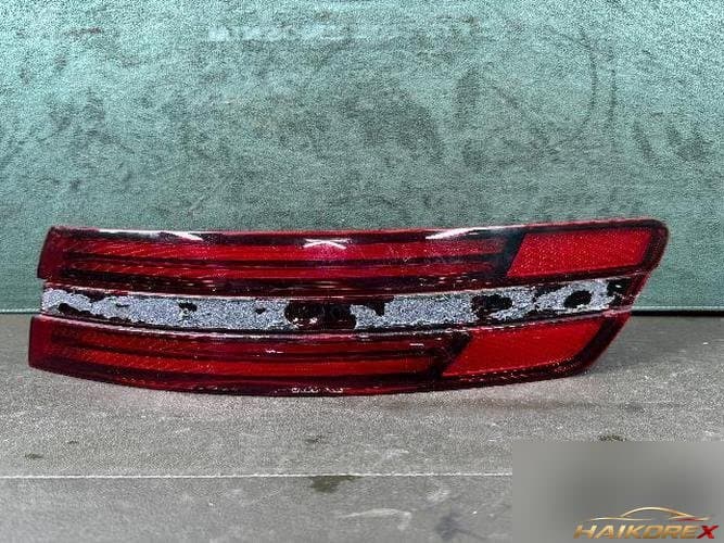 Hyundai Genesis 2009 — фонарь задний комбинированный правый 92402-AR0000UYH