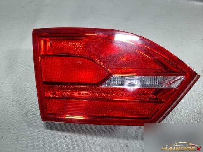 Volkswagen Jetta 2012 — накладка задней двери левая