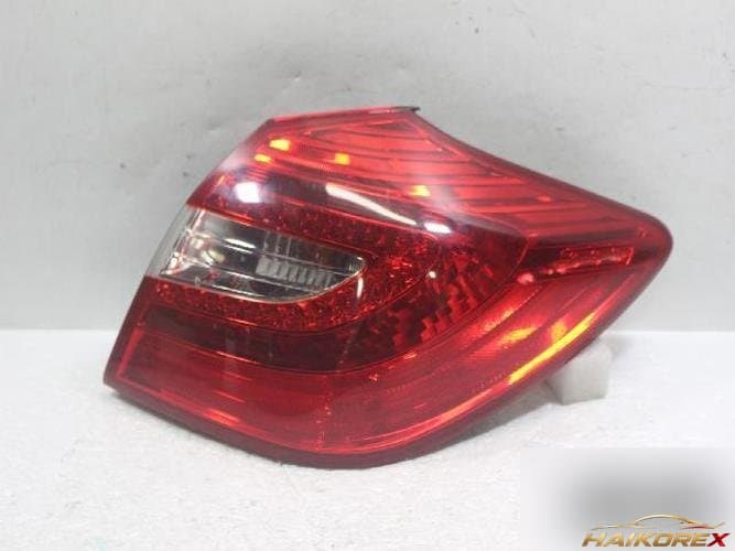 Hyundai Genesis 2012 — комбинированный фонарь задний правый (пассажирский) 924023M2