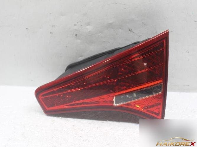 Kia K5 2013 — накладка крышки багажника с фонарём 924042T0 2