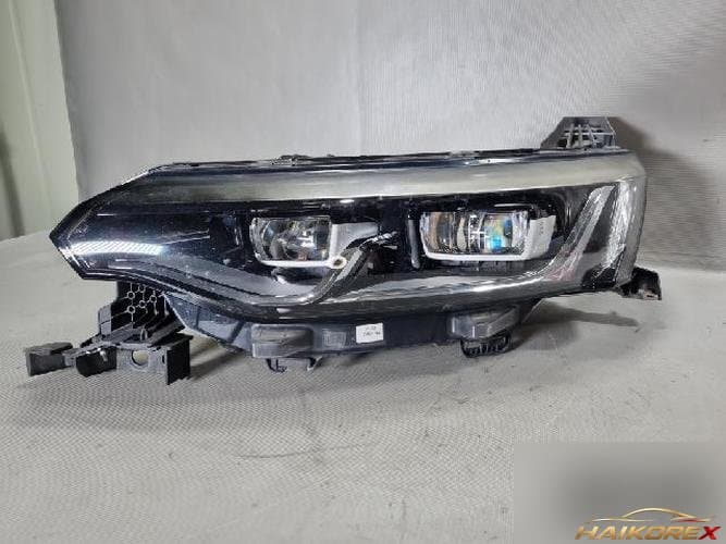 Renault SM6 2016 — фара левая 260606722R