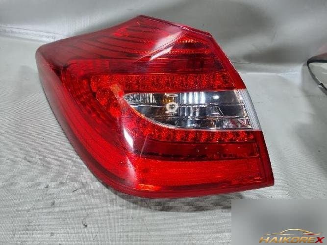 Hyundai Genesis 2012 — фонарь задний комбинированный (левый, водительский)