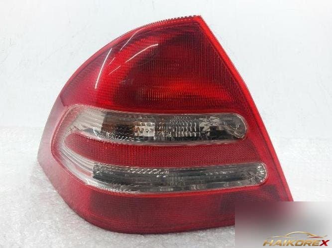 Mercedes-Benz C-класс 2003 — задний комбинированный фонарь левый (водительский) A2038200164