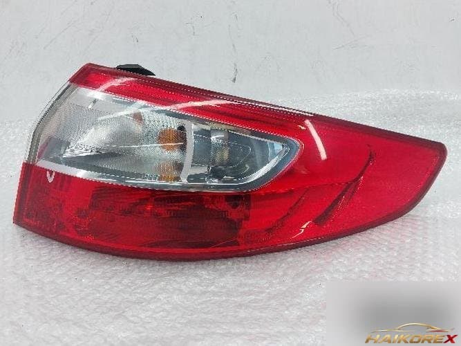 Renault SM3 2010 — фонарь задний (комбинированный) правый 265500016R
