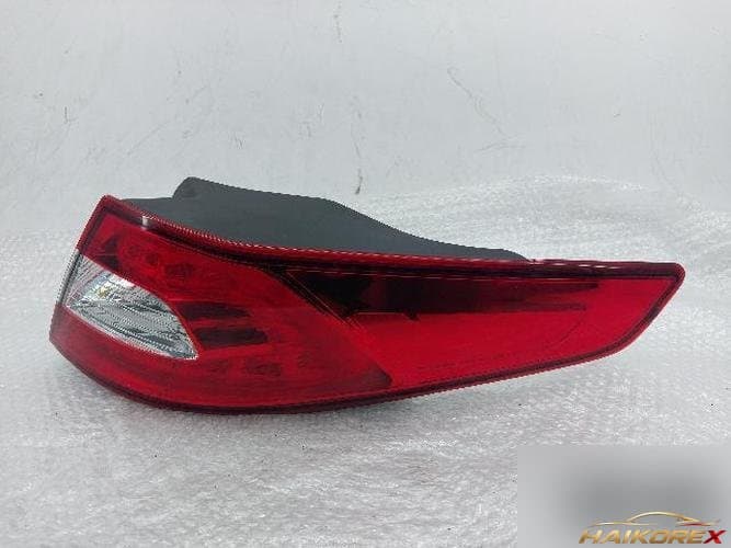 Kia K5 2012 — фонарь задний правый (в сборе) 92402-2T0