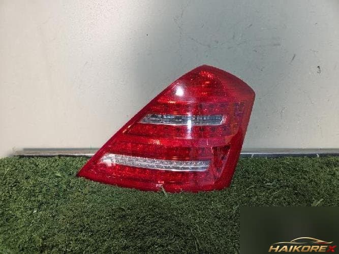 Mercedes-Benz S-Class 2010 — комбинированный фонарь задний правый (со стороны пассажира)