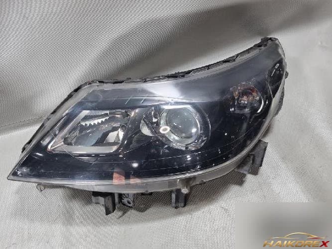 Renault SM5 2011 — фара левая