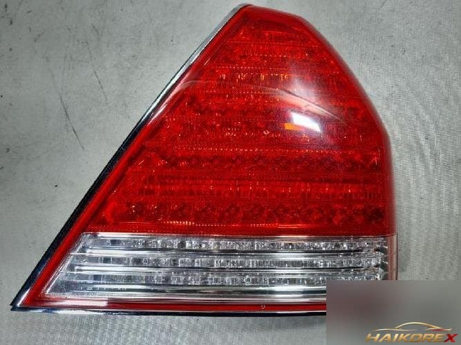 Hyundai Equus 2007 — комбинированный задний фонарь правый (пассажирский)