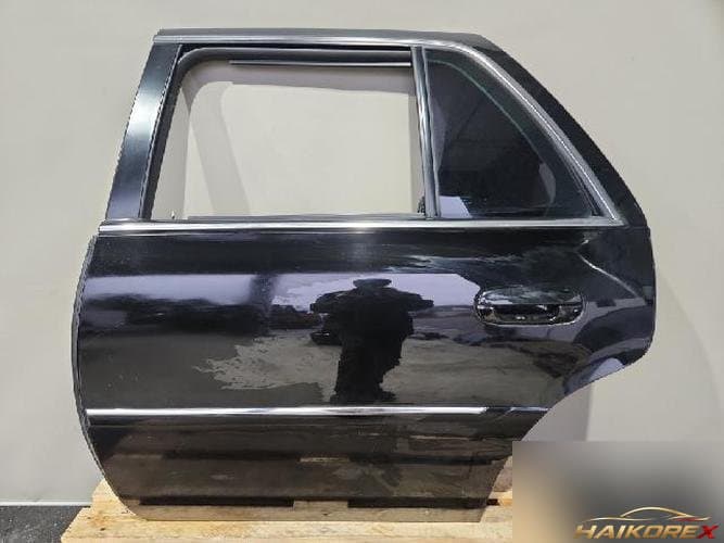 Cadillac DTS 2006 — дверь задняя левая