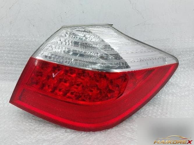 Hyundai Genesis 2008 — фонарь задний комбинированный правый (92402-3M0)
