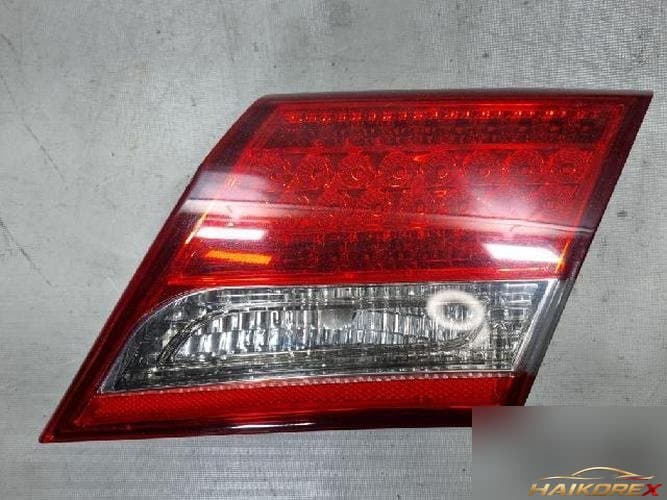 Hyundai Granzer 2011 — накладка крышки багажника с фонарём 1