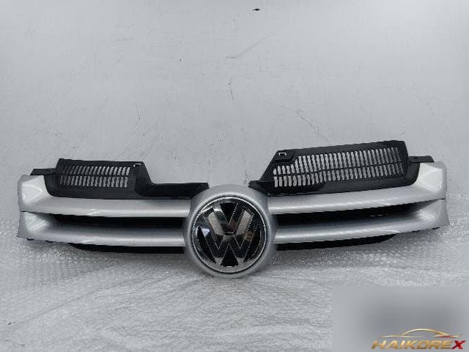 Volkswagen Golf 2008 — решётка радиатора 1K0853655A