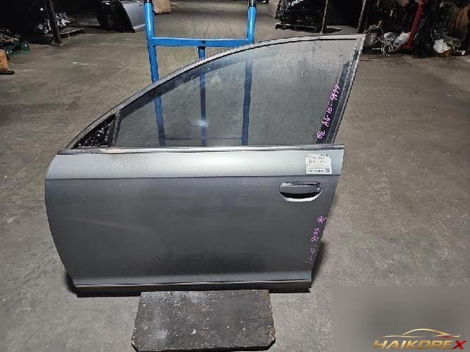 Audi A6 2010 — дверь передняя левая 4F0831051F